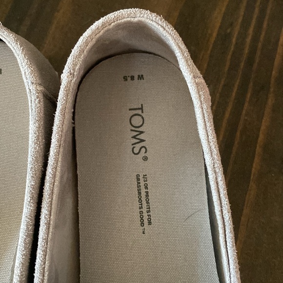 TOMS Classic Slip on Loafer - Picture 7 of 8